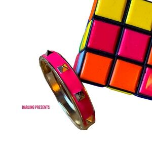 Acrylic Gold Stud Hinge Bracelet Women Color Pink